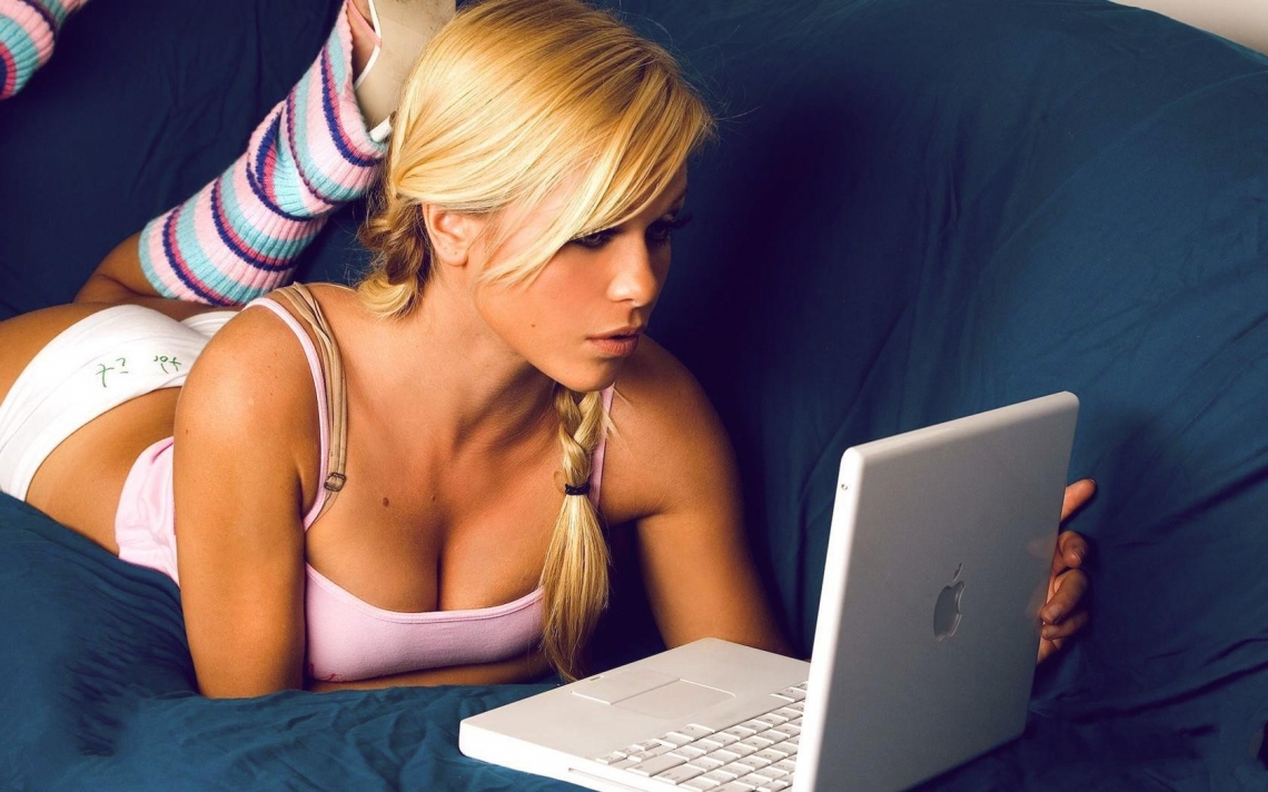 Сногсшибательные девки ищут секс через интернет